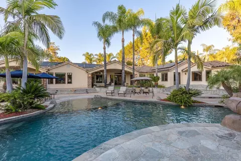 Exterior - 14401 Sandhill Rd, Poway, CA 92064 photo 2 of 25