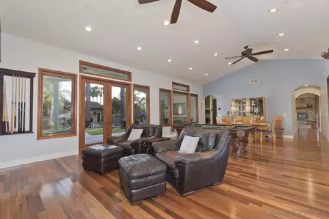 Living - 14401 Sandhill Rd, Poway, CA 92064 photo 2 of 5