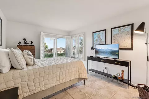Bedroom - 6543 Caminito Catalan, La Jolla, CA 92037 photo 4 of 6