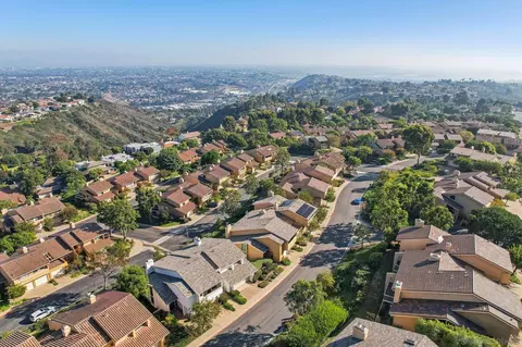 View/Area - 6543 Caminito Catalan, La Jolla, CA 92037 photo 6 of 9