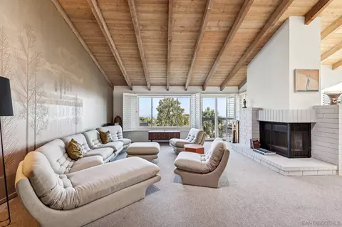Living - 6543 Caminito Catalan, La Jolla, CA 92037 photo 4 of 8