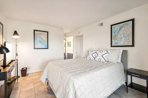 Bedroom - 6543 Caminito Catalan, La Jolla, CA 92037 photo 6 of 6