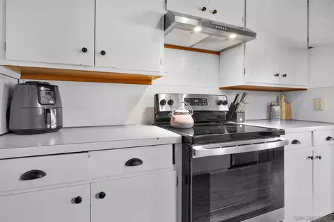 Kitchen - 2779 Lakeview Dr, Julian, CA 92036 photo 4 of 4