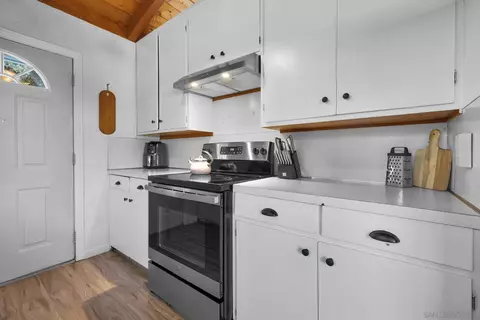 Kitchen - 2779 Lakeview Dr, Julian, CA 92036 photo 3 of 4