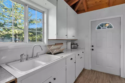 Kitchen - 2779 Lakeview Dr, Julian, CA 92036 photo 2 of 4