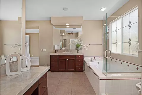 Bath - 8070 Sitio Toledo, Carlsbad, CA 92009 photo 4 of 5