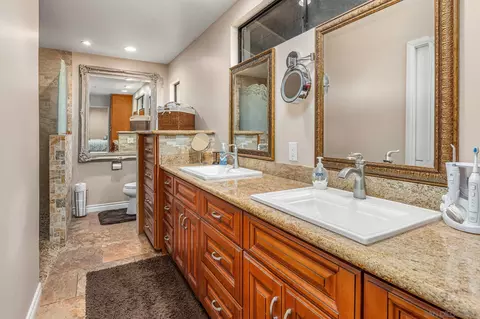 Bath - 2302 Casitas Del Sol, Fallbrook, CA 92028 photo 1 of 5