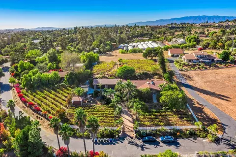 View/Area - 2302 Casitas Del Sol, Fallbrook, CA 92028 photo 3 of 9