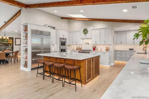 Kitchen - 2302 Casitas Del Sol, Fallbrook, CA 92028 photo 4 of 7