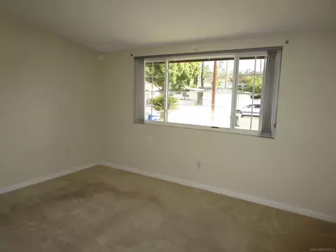 Living - 13914 Powers Rd, Poway, CA 92064 photo 4 of 5