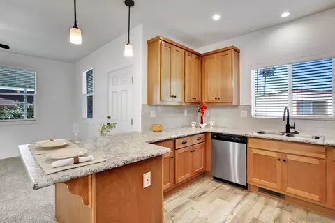 Kitchen - 13217 Aurora Dr #28, El Cajon, CA 92021 photo 4 of 7