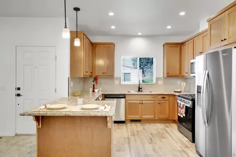 Kitchen - 13217 Aurora Dr #28, El Cajon, CA 92021 photo 3 of 7