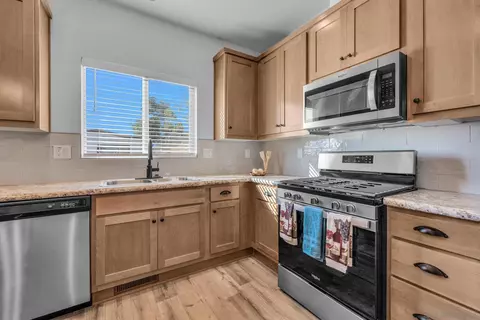 Kitchen - 13217 Aurora Dr #28, El Cajon, CA 92021 photo 6 of 7