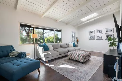 Living - 716 8th St, Ramona, CA 92065 photo 2 of 5