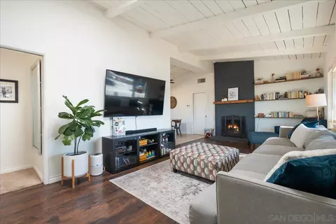 Living - 716 8th St, Ramona, CA 92065 photo 4 of 5