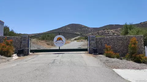 crows nest, El Cajon, CA 92019