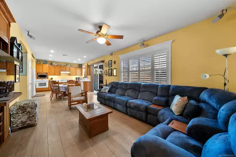1595 Pleasanton, Chula Vista, CA 91913 photo 9