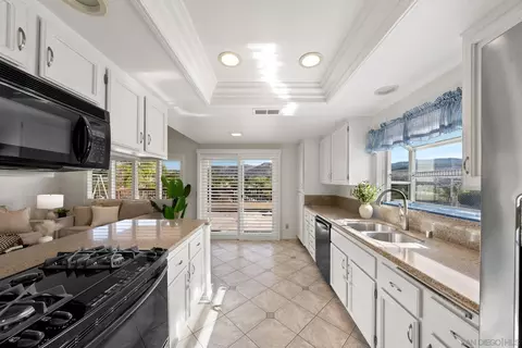 Kitchen - 13841 Deanly Way, Lakeside, CA 92040 photo 5 of 5