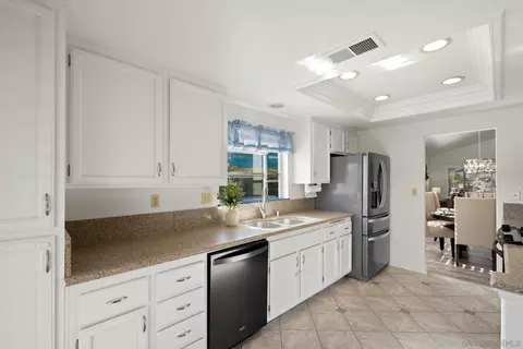 Kitchen - 13841 Deanly Way, Lakeside, CA 92040 photo 2 of 5