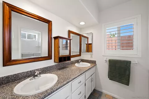 Bath - 13841 Deanly Way, Lakeside, CA 92040 photo 1 of 2