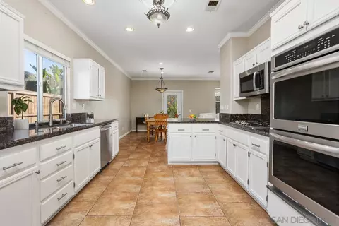 5461 Parrolette Ct, Oceanside, CA 92057 photo 11