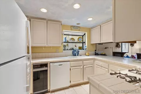 847 B Ave, Coronado, CA 92118 photo 10
