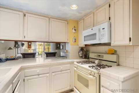 847 B Ave, Coronado, CA 92118 photo 11