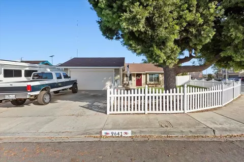 9641 Follett Dr, Santee, CA 92071 photo 2