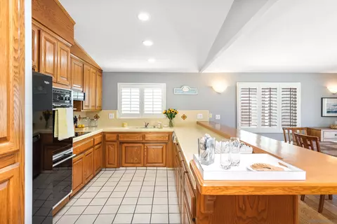 Kitchen - 3412 Ocean Dr, Oxnard, CA 93035 photo 1 of 3