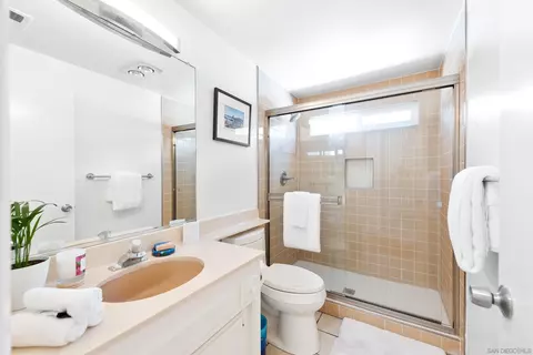 Bath - 3412 Ocean Dr, Oxnard, CA 93035 photo 2 of 2