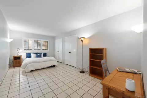 Bedroom - 3412 Ocean Dr, Oxnard, CA 93035 photo 4 of 4