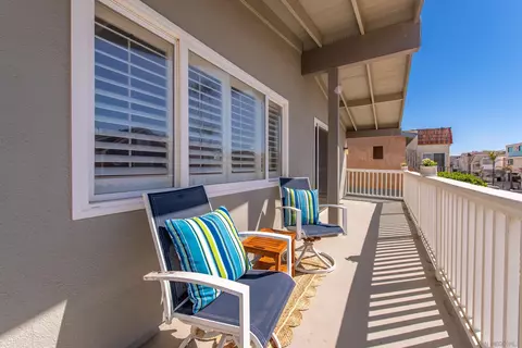 Exterior - 3412 Ocean Dr, Oxnard, CA 93035 photo 7 of 11