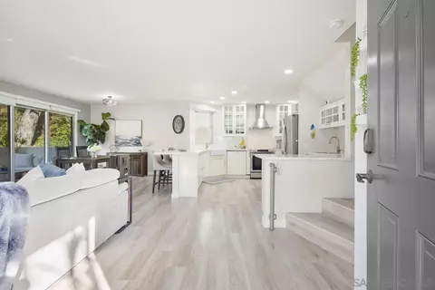 1212 River Glen Row #107, San Diego, CA 92111