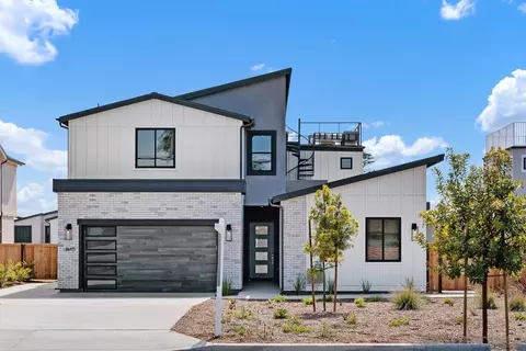 1645 Hunsaker St, Oceanside, CA 92054