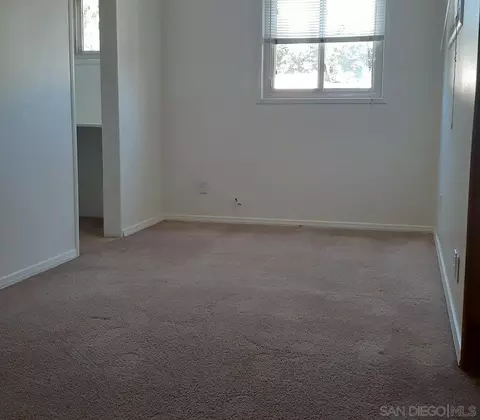 734-738 Grapevine Rd, Vista, CA 92083 photo 3