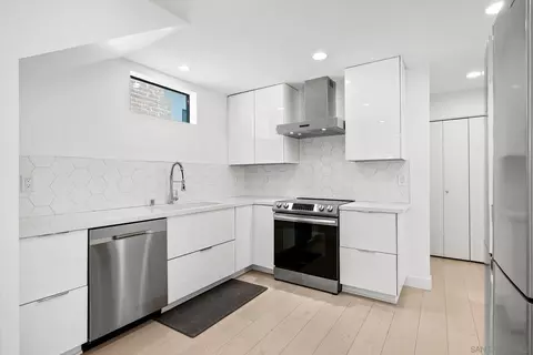 Kitchen - 7502 High Ave, Ja Jolla, CA 92037 photo 6 of 8