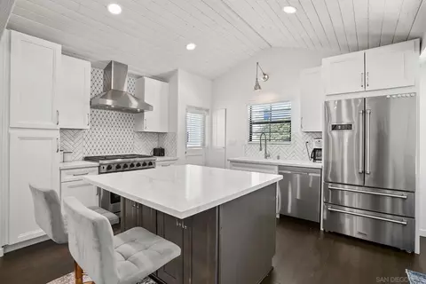 Kitchen - 7502 High Ave, Ja Jolla, CA 92037 photo 2 of 8