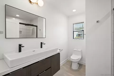 Bath - 7502 High Ave, Ja Jolla, CA 92037 photo 7 of 7