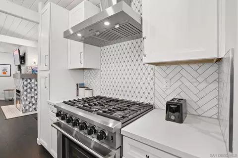 Kitchen - 7502 High Ave, Ja Jolla, CA 92037 photo 3 of 8