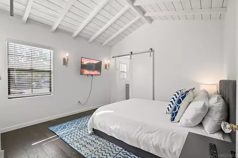 Bedroom - 7502 High Ave, Ja Jolla, CA 92037 photo 2 of 9