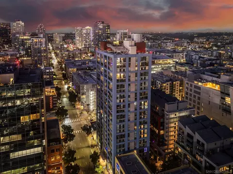 321 10th Ave #1904, San Diego, CA 92101
