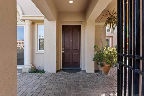 Entry Way - 527 Quail Pointe Ln, Encinitas, CA 92024 photo 1 of 4