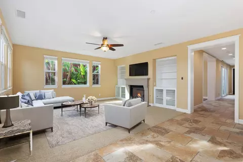 Living - 527 Quail Pointe Ln, Encinitas, CA 92024 photo 2 of 2