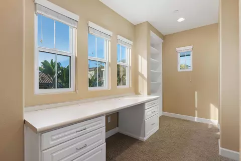 Entry Way - 527 Quail Pointe Ln, Encinitas, CA 92024 photo 3 of 4