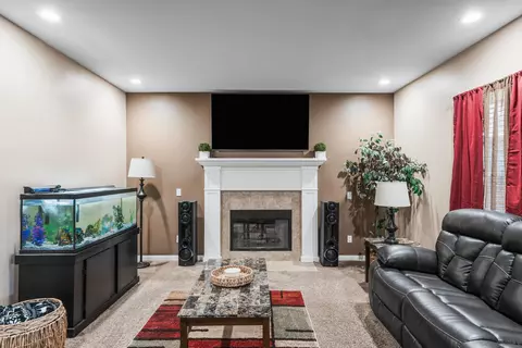 Living - 32662 Bodley Ct, Temecula, CA 92592 photo 2 of 4