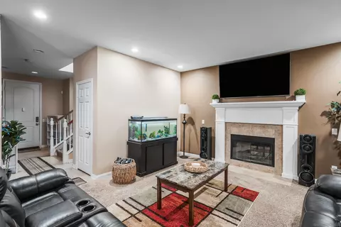 Living - 32662 Bodley Ct, Temecula, CA 92592 photo 3 of 4