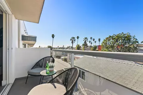 1952 Hornblend St #1, San Diego, CA 92109