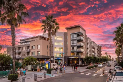 355 N Cleveland St #209, Oceanside, CA 92054