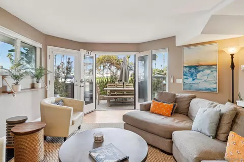 741 San Fernando, San Diego, CA 92109