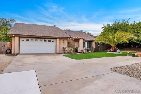1621 N Ash St, Escondido, CA 92027 photo 2